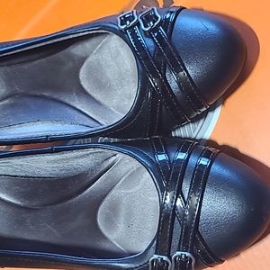 Black lifestyle heels 2"